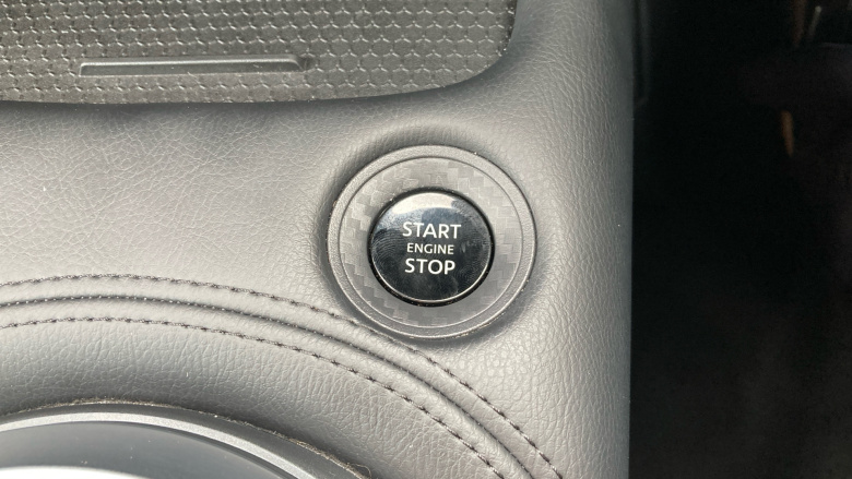 Nissan Juke 1.0 DiG-T N-Connecta 5dr Petrol Hatchback